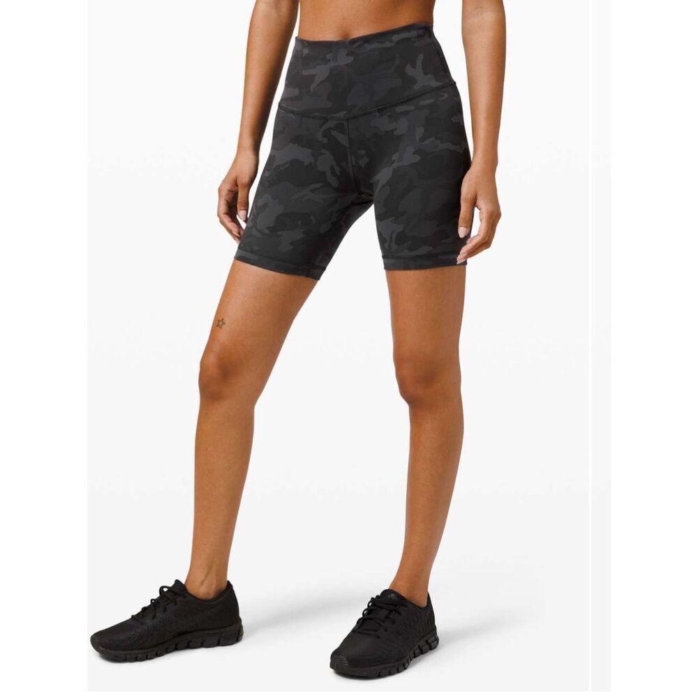 Lululemon Wunder Train High-Rise Short 6"
Incognito Camo Multi Grey Size 6